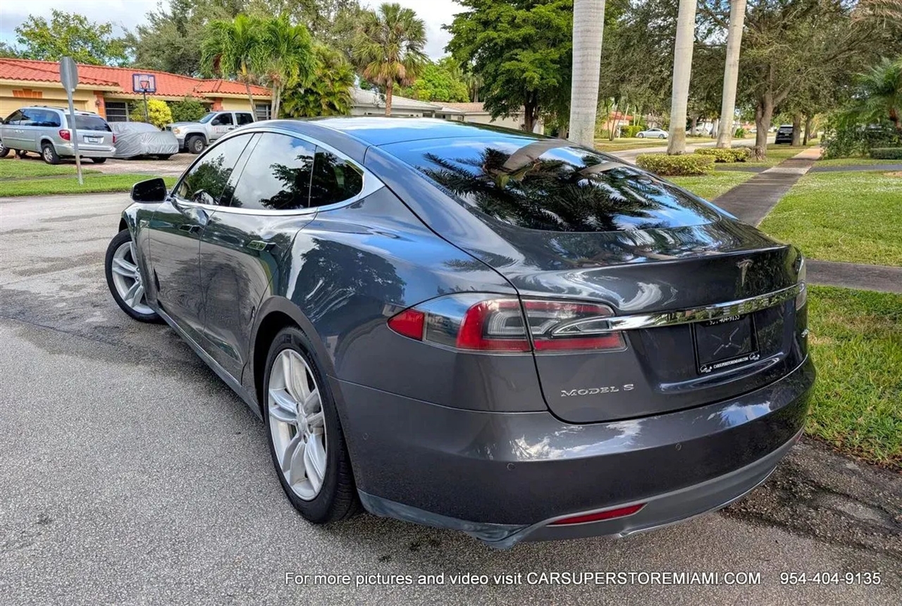 Tesla Model S  2015 Tesla Model S  2015
