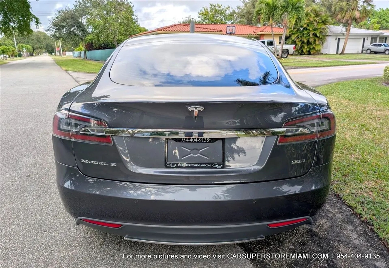 Tesla Model S  2015 Tesla Model S  2015