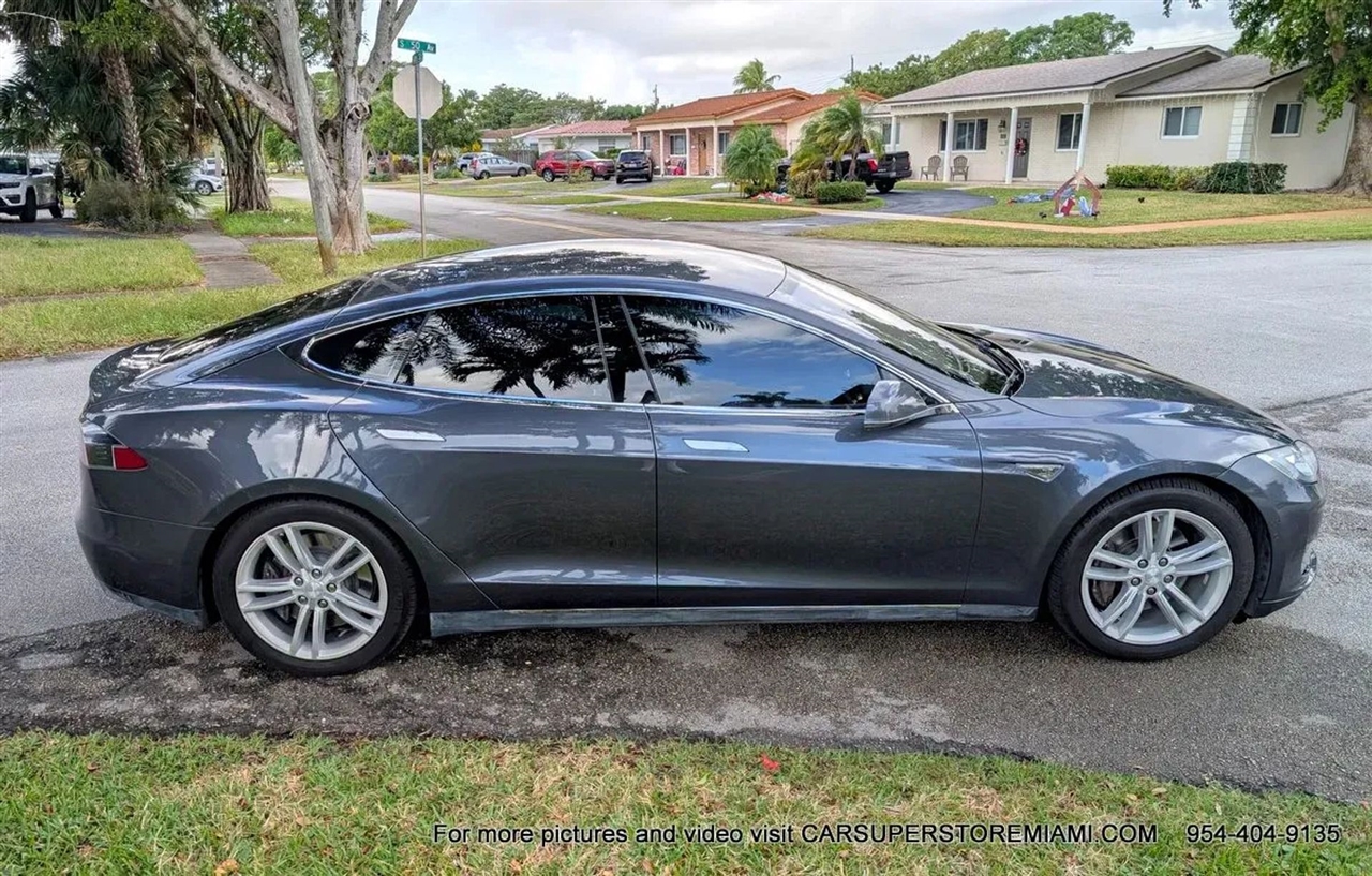 Tesla Model S  2015 Tesla Model S  2015