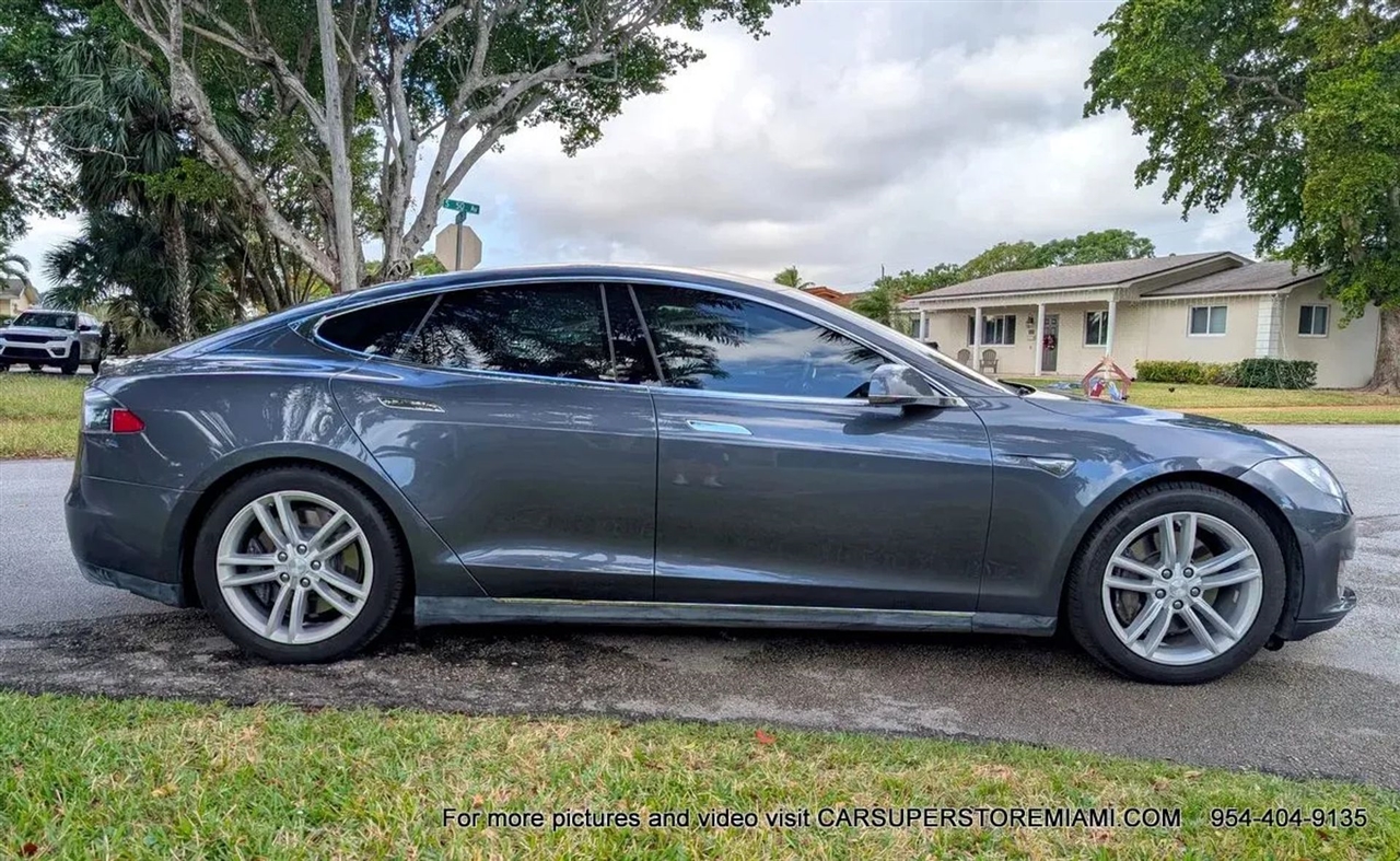 Tesla Model S  2015 Tesla Model S  2015