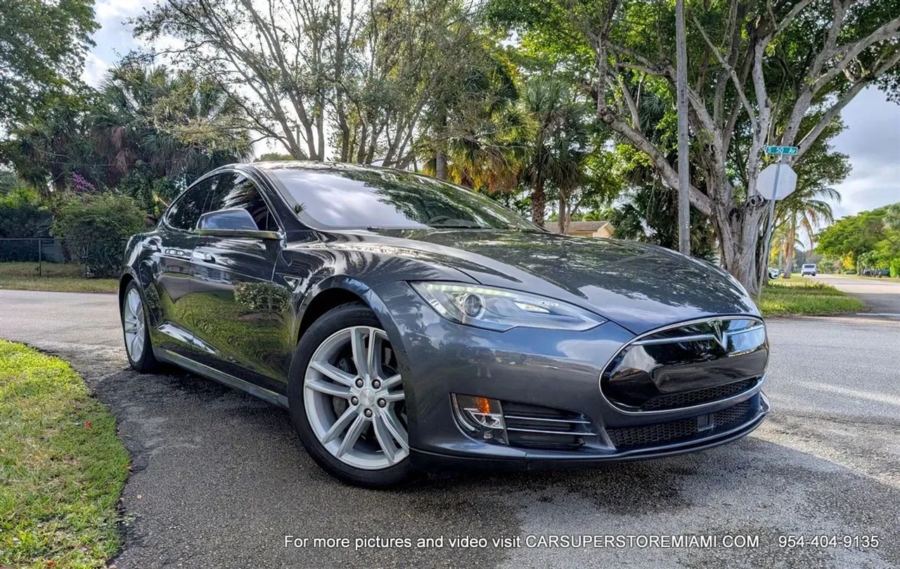 Tesla Model S  2015 Tesla Model S  2015