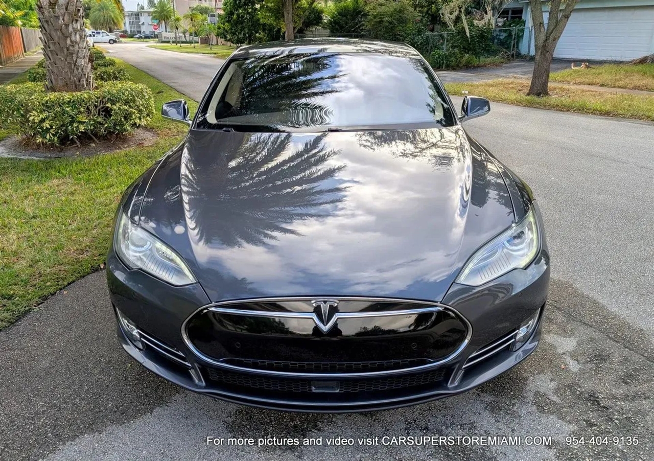 Tesla Model S  2015 Tesla Model S  2015