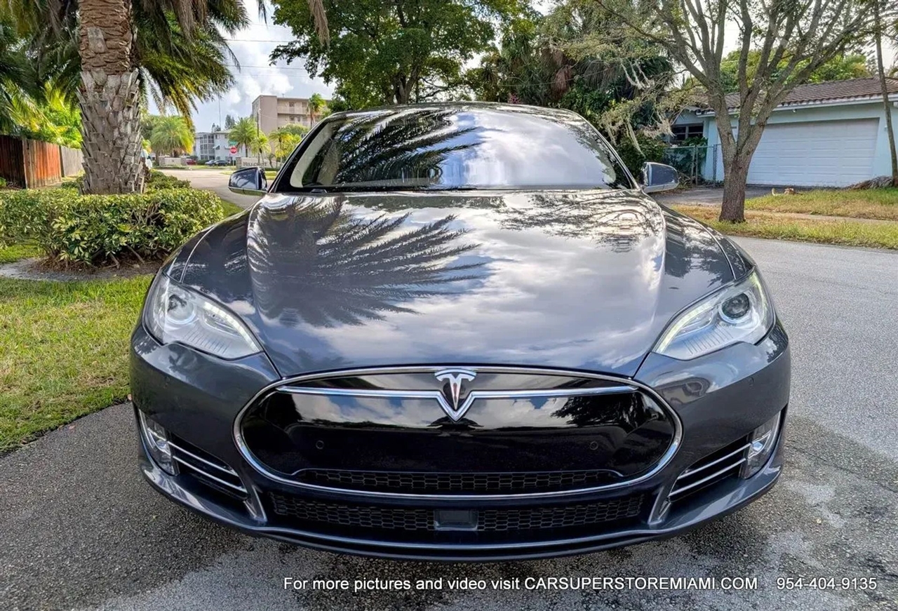 Tesla Model S  2015 Tesla Model S  2015