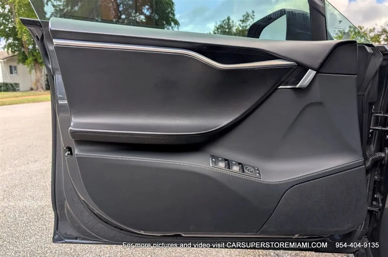 Tesla Model S  2015 Tesla Model S  2015