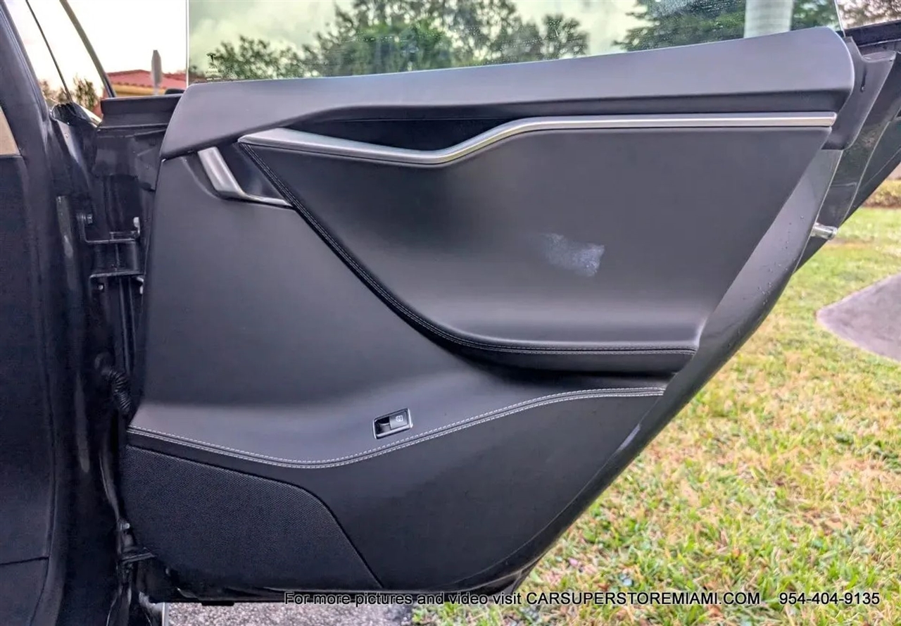 Tesla Model S  2015 Tesla Model S  2015