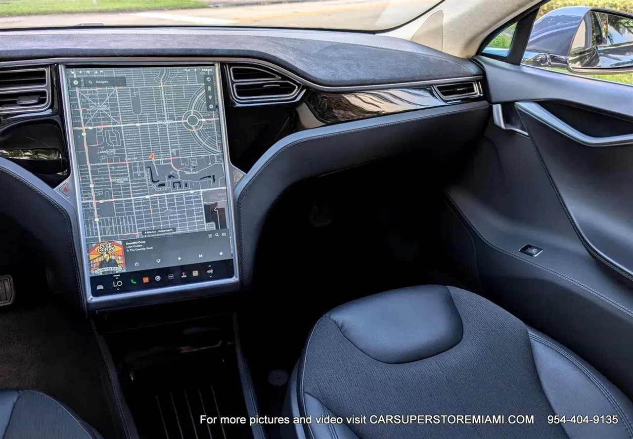 Tesla Model S  2015 Tesla Model S  2015