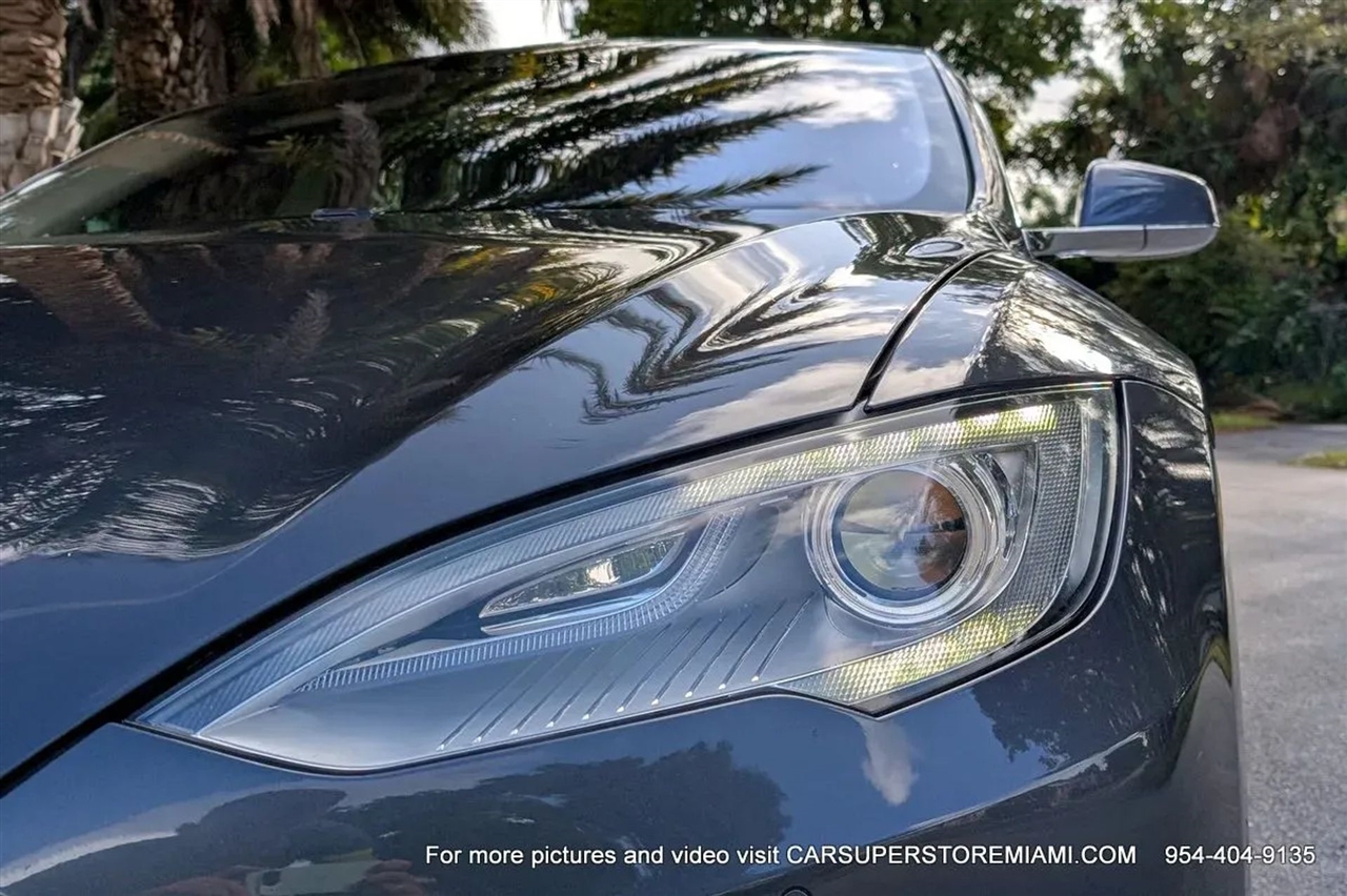 Tesla Model S  2015 Tesla Model S  2015