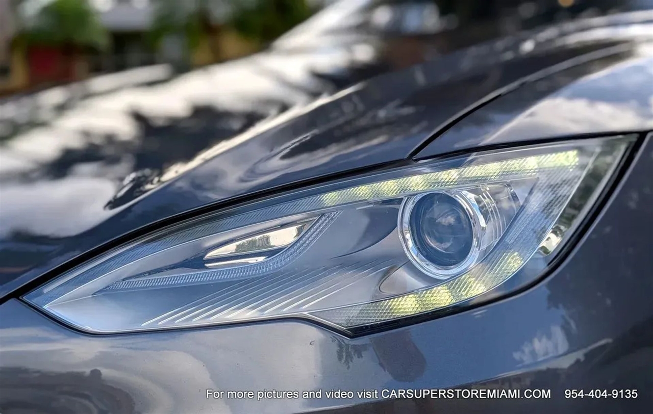 Tesla Model S  2015 Tesla Model S  2015