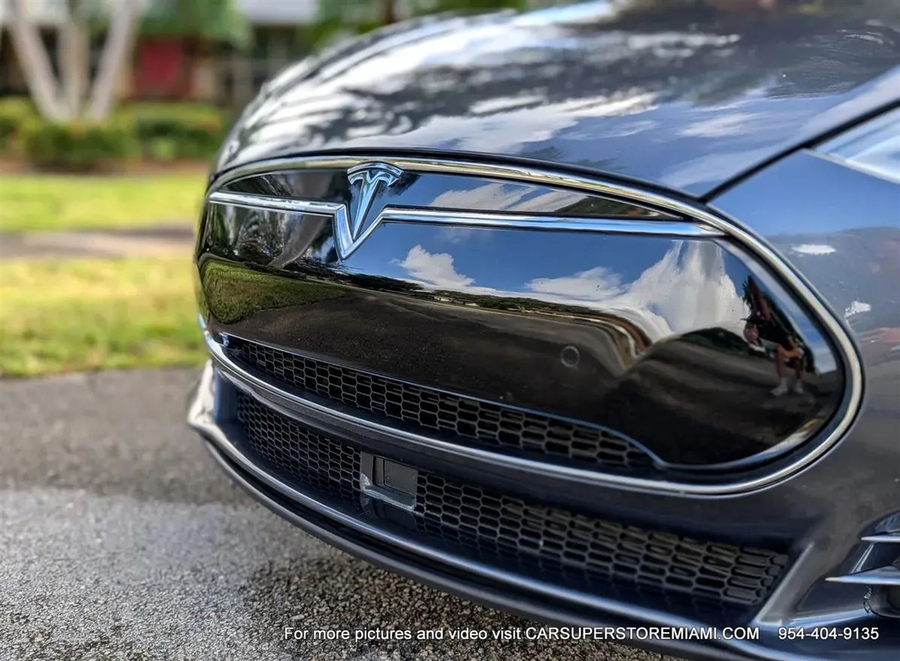 Tesla Model S  2015 Tesla Model S  2015