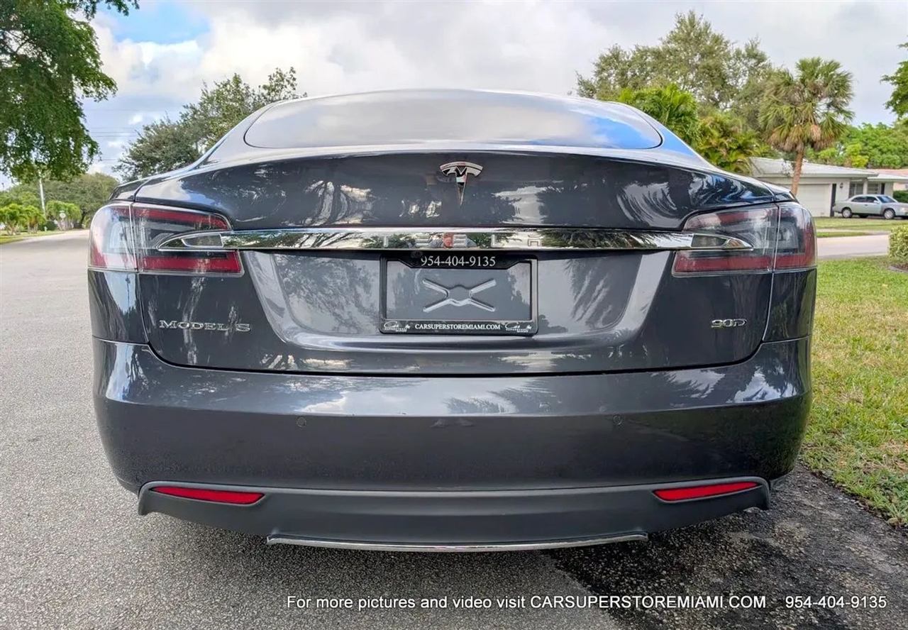 Tesla Model S  2015 Tesla Model S  2015