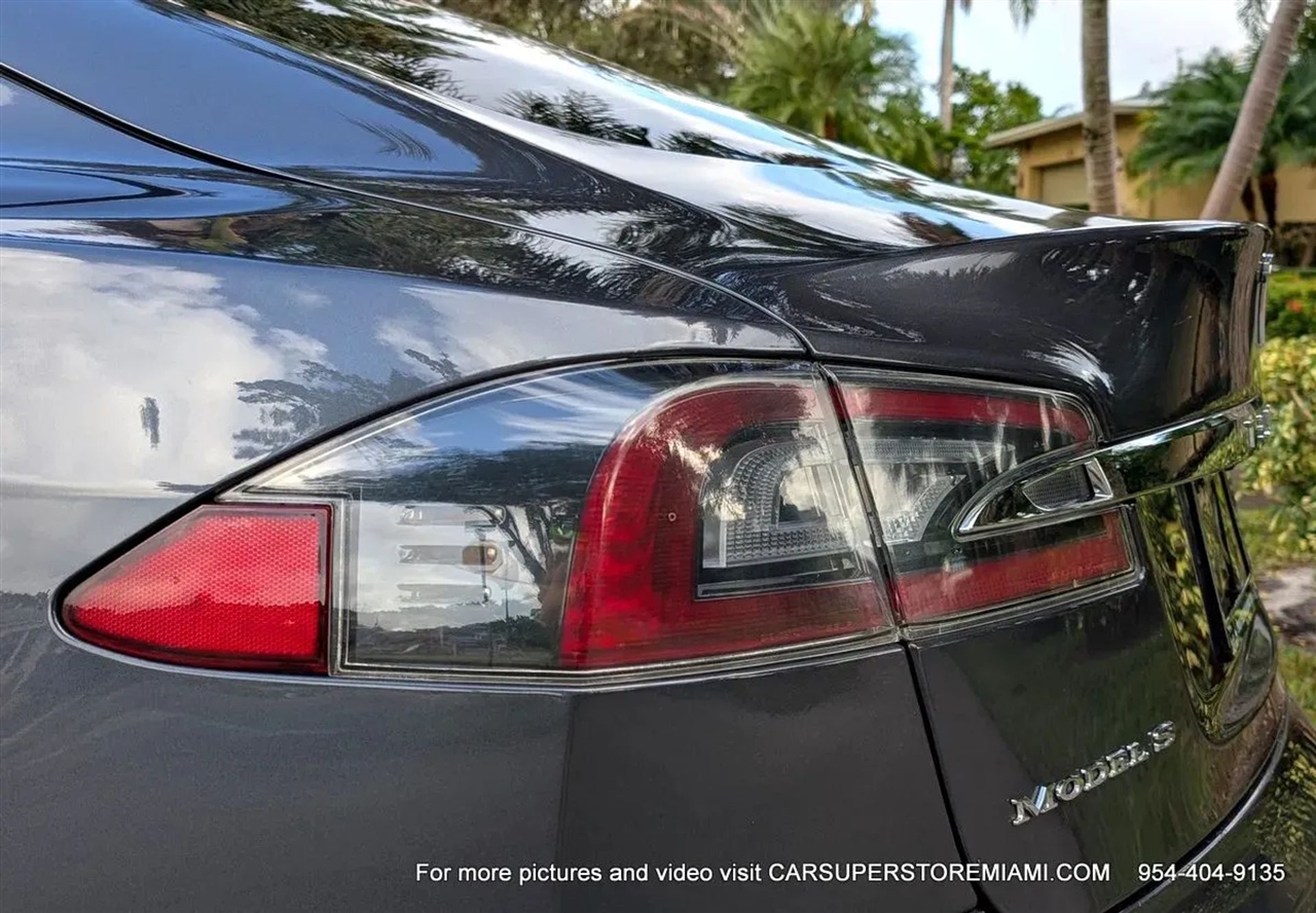Tesla Model S  2015 Tesla Model S  2015