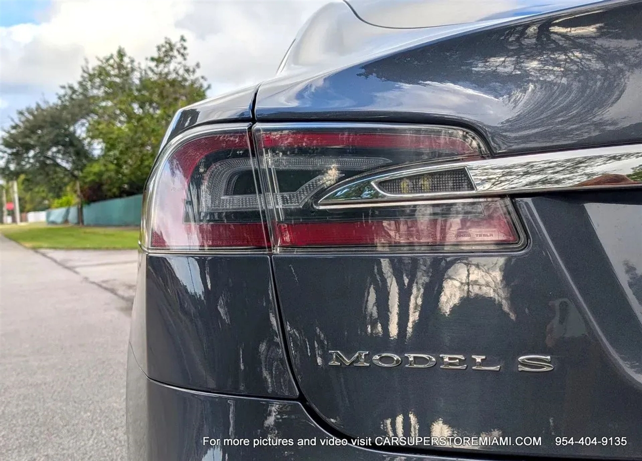 Tesla Model S  2015 Tesla Model S  2015