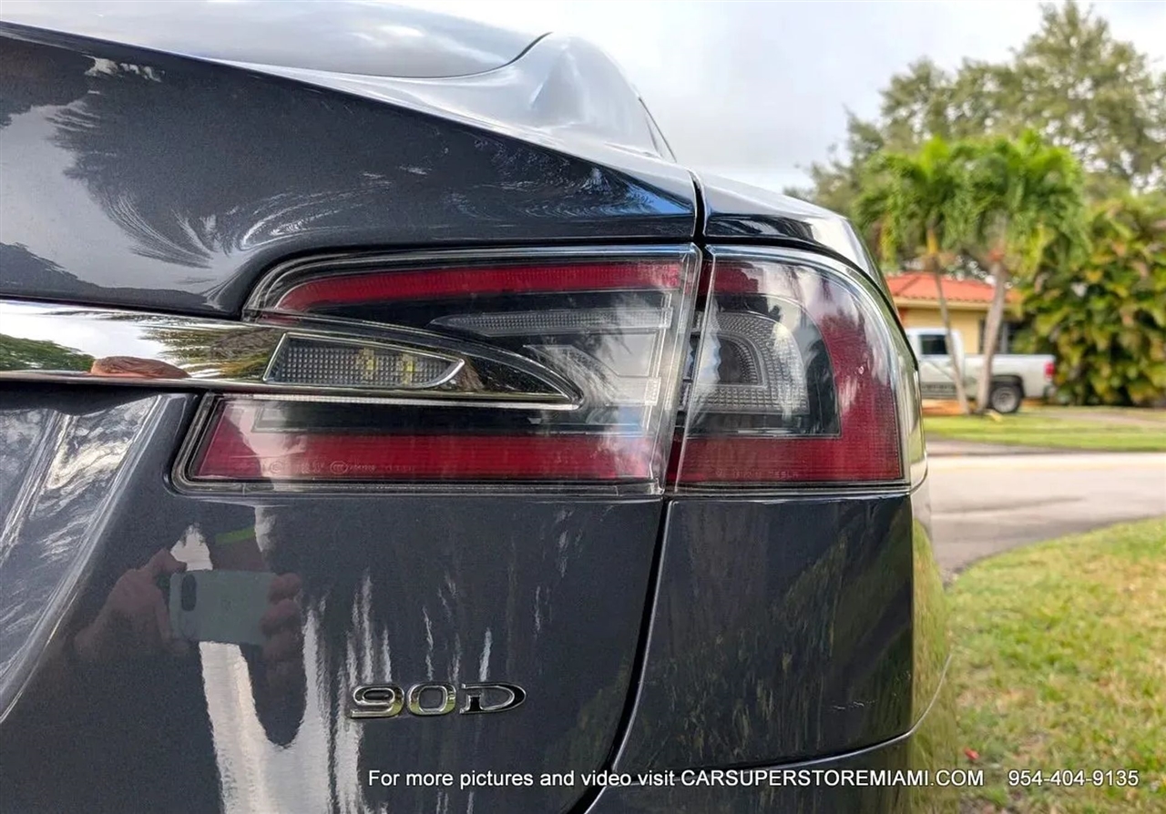 Tesla Model S  2015 Tesla Model S  2015