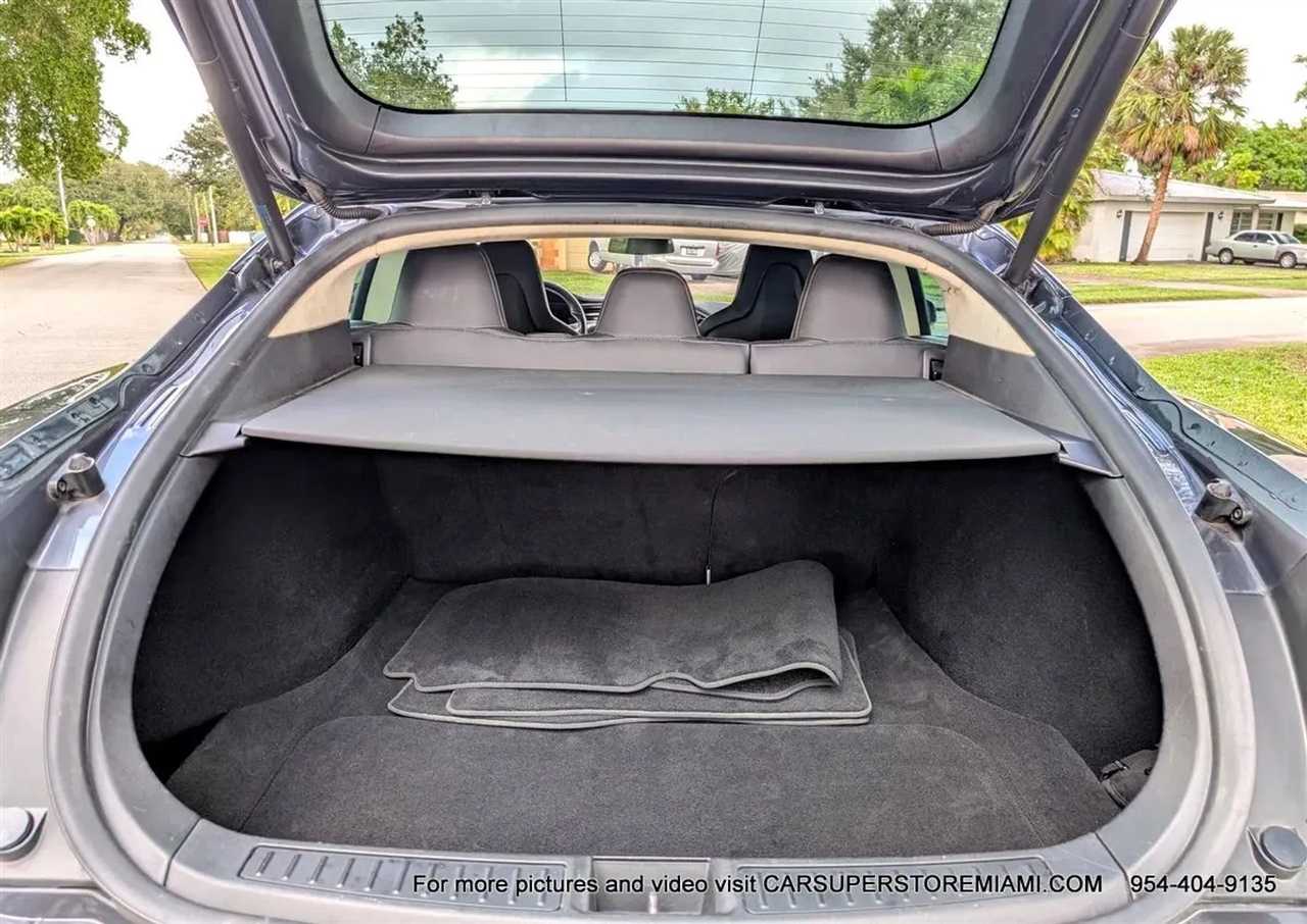 Tesla Model S  2015 Tesla Model S  2015