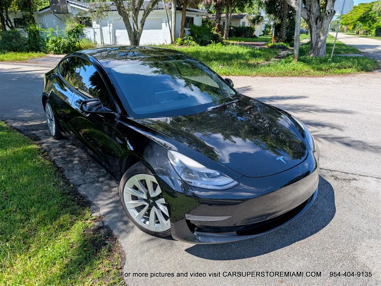 Tesla Model 3  2022