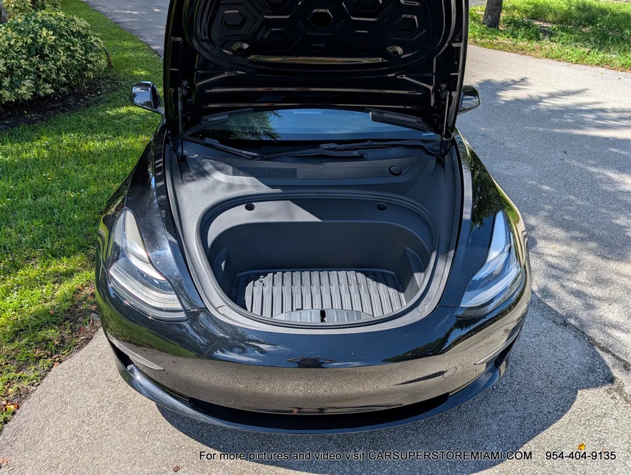 Tesla Model 3  2022