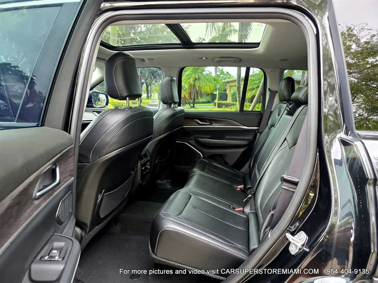 2023 Jeep Cherokee Sport photo 4