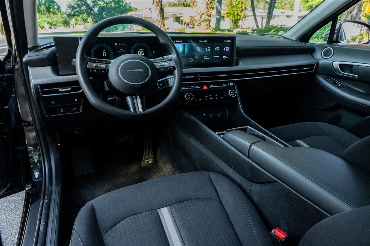 2024 Hyundai Sonata SEL photo 2