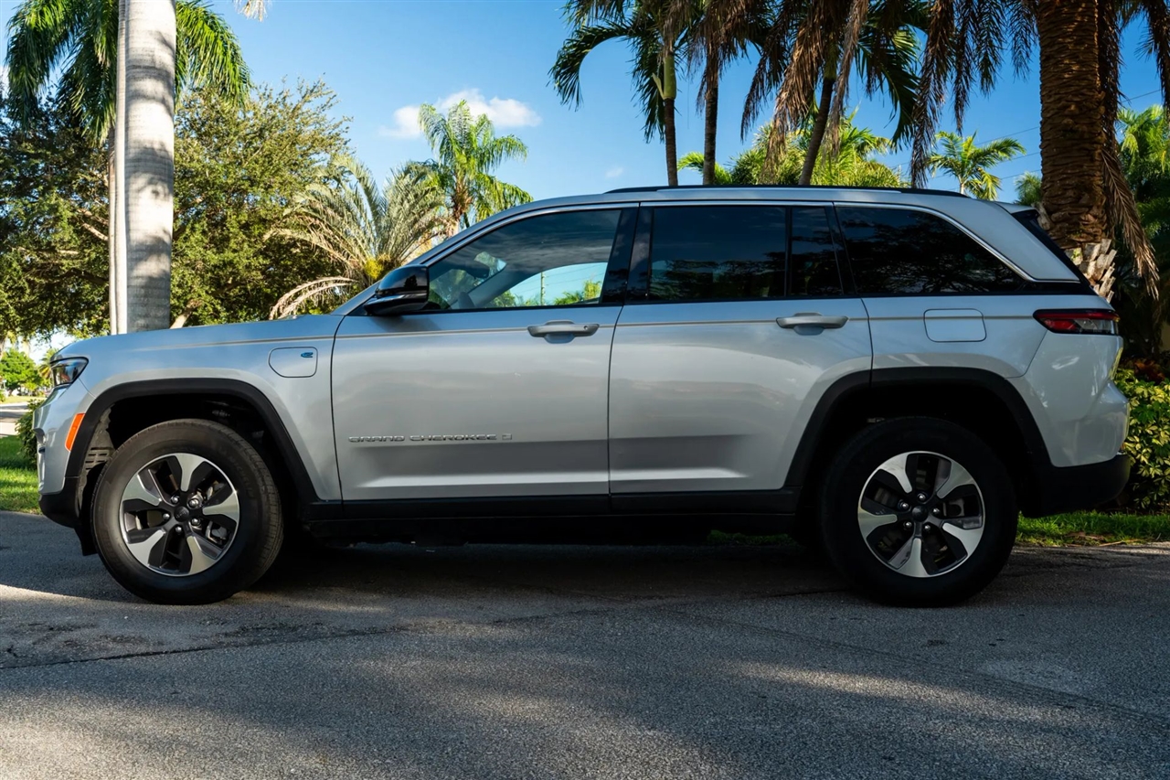 Jeep Grand Cherokee 4xe  2023 Jeep Grand Cherokee 4xe  2023