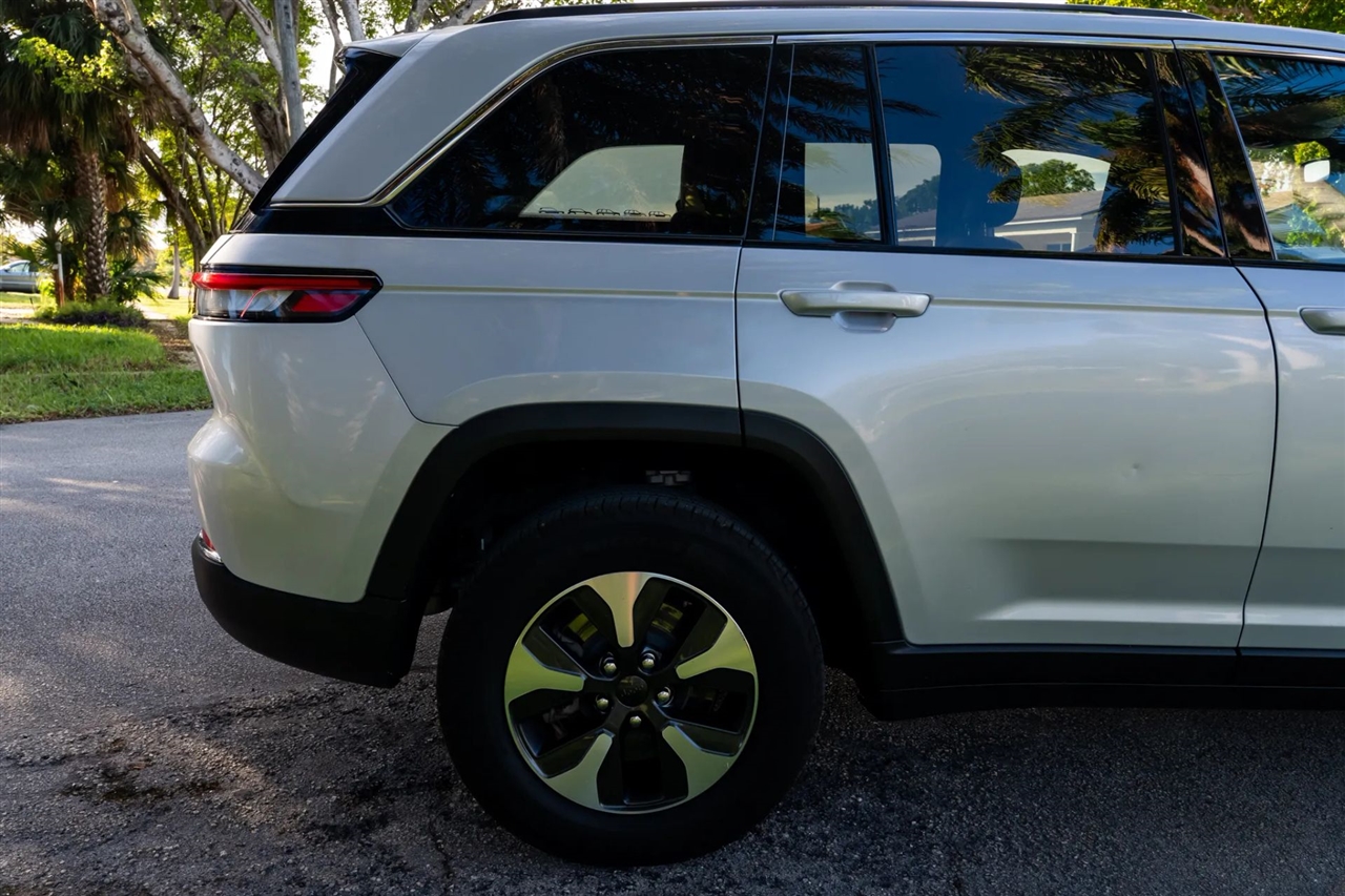 Jeep Grand Cherokee 4xe  2023 Jeep Grand Cherokee 4xe  2023