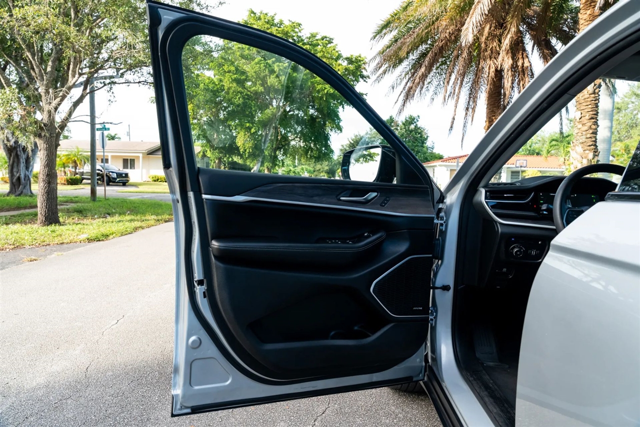 Jeep Grand Cherokee 4xe  2023 Jeep Grand Cherokee 4xe  2023