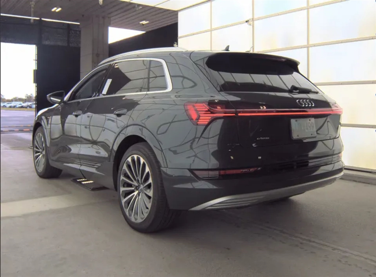 Audi E-Tron  2019 Audi E-Tron  2019