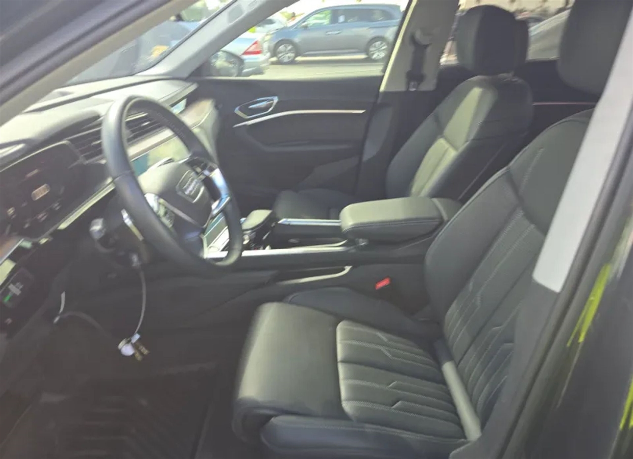 Audi E-Tron  2019 Audi E-Tron  2019