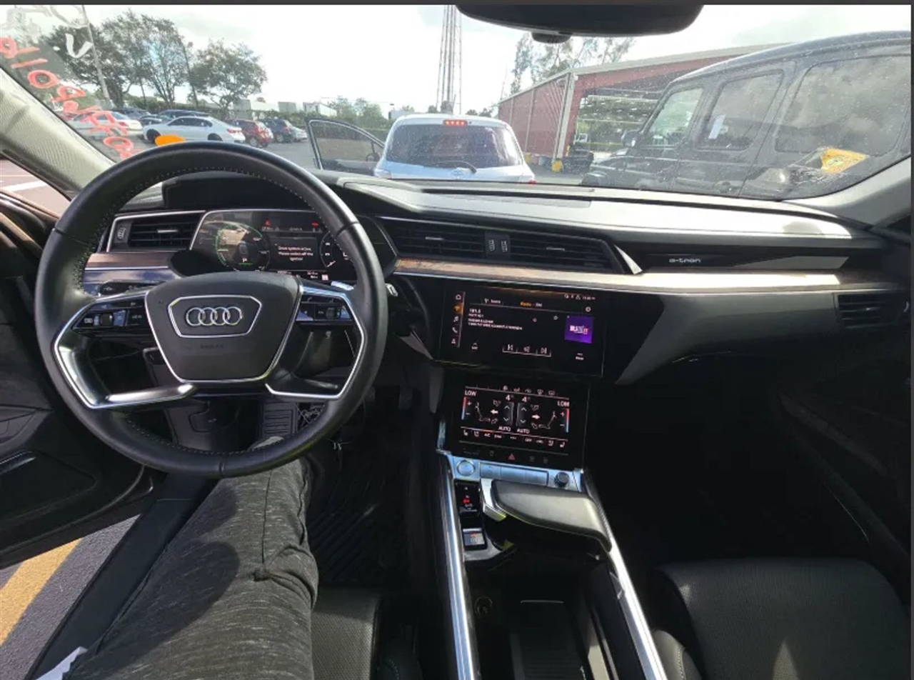 Audi E-Tron  2019 Audi E-Tron  2019