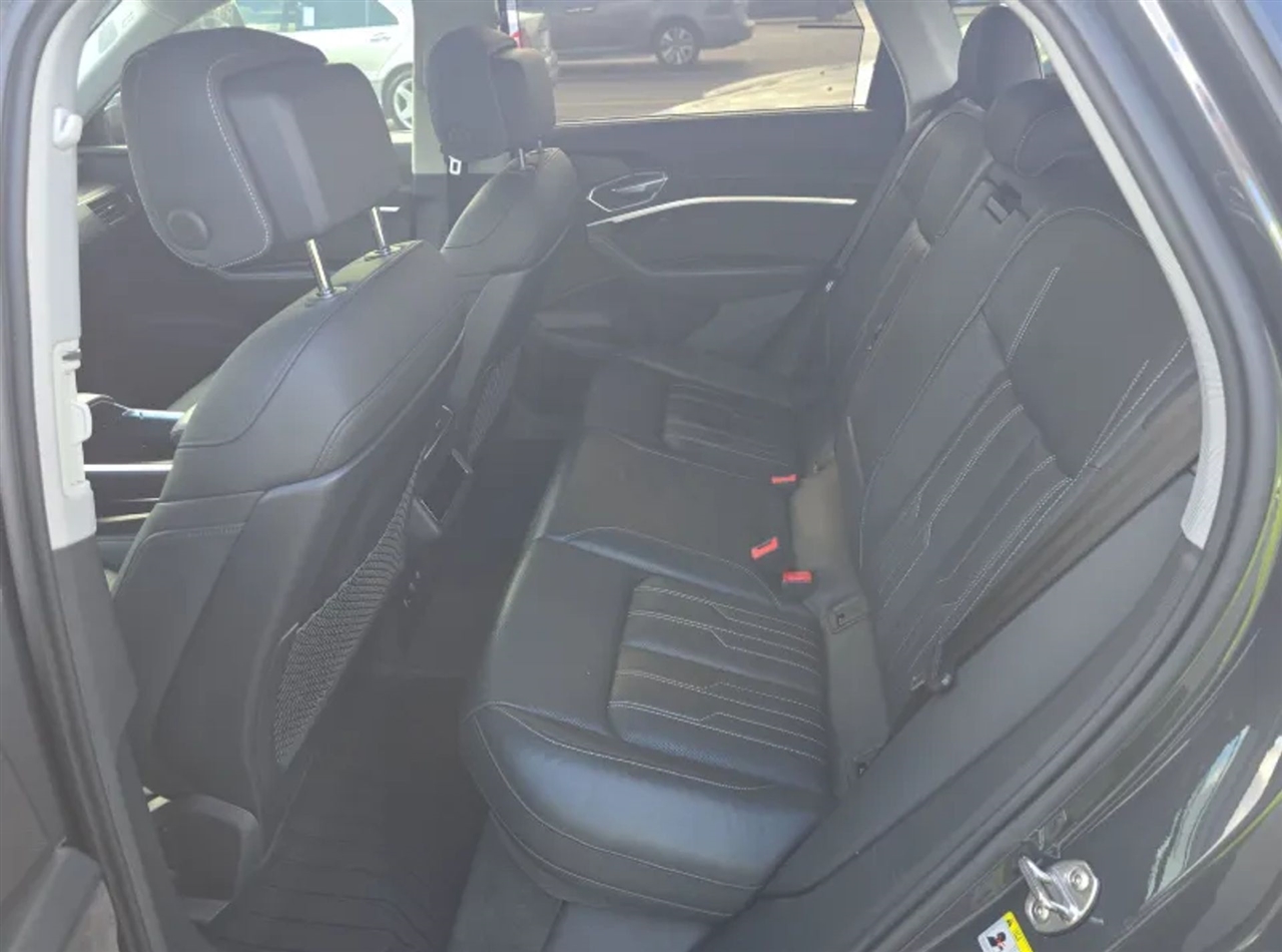 Audi E-Tron  2019 Audi E-Tron  2019