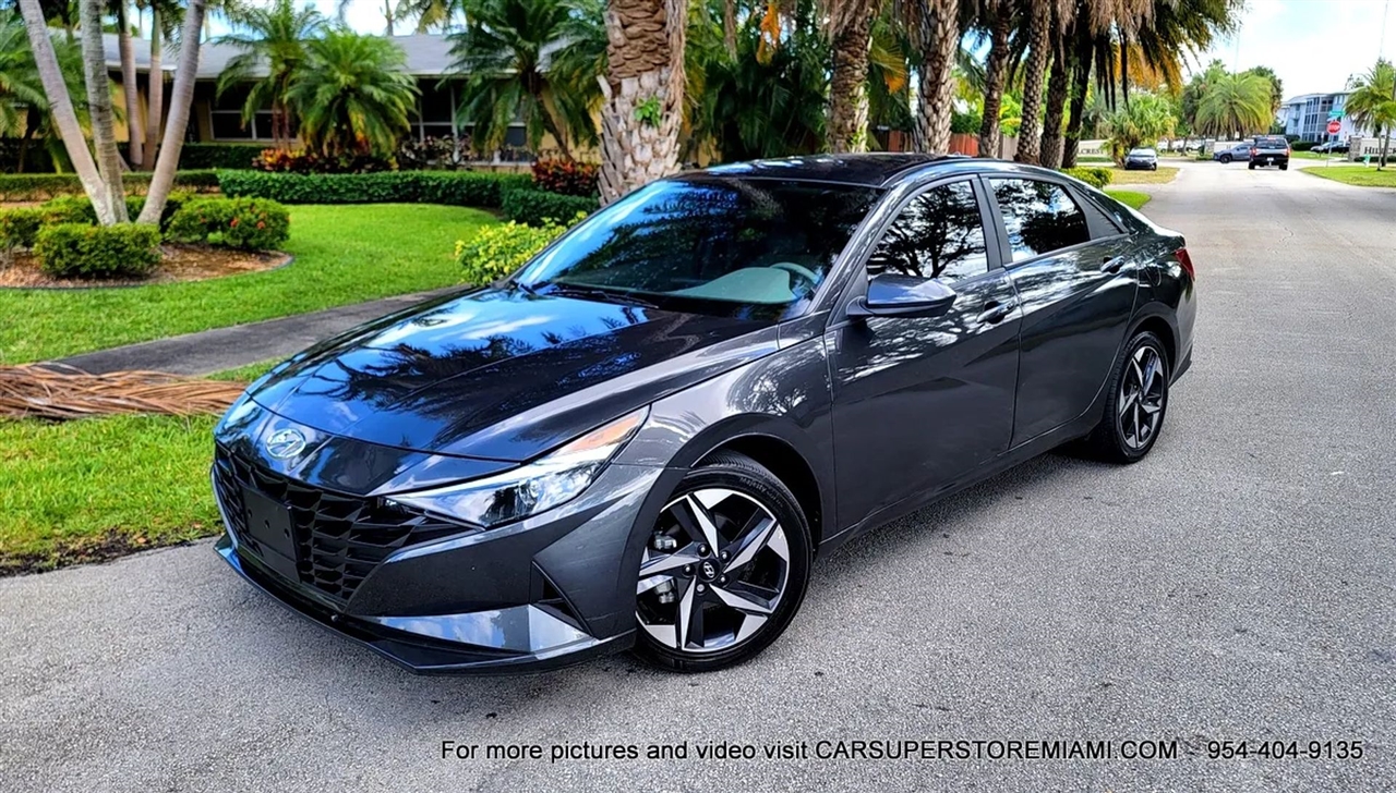 Hyundai Elantra  2023