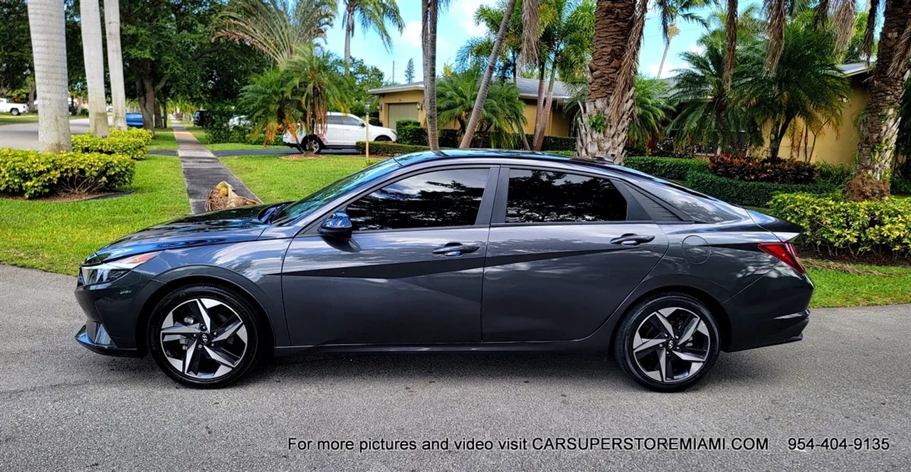 Hyundai Elantra  2023