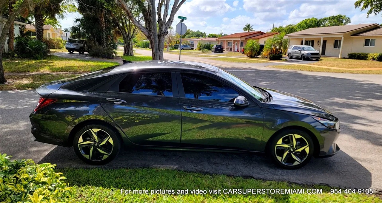 Hyundai Elantra  2023