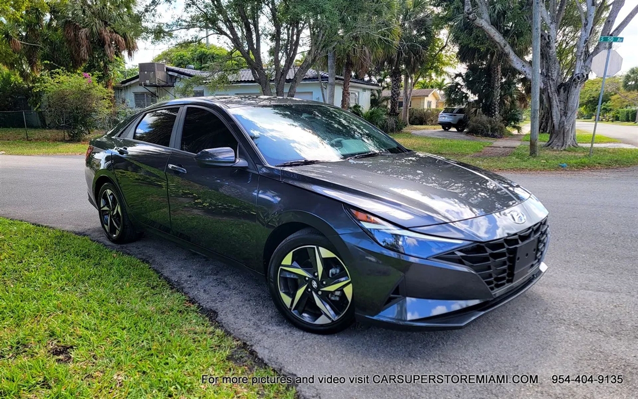 Hyundai Elantra  2023