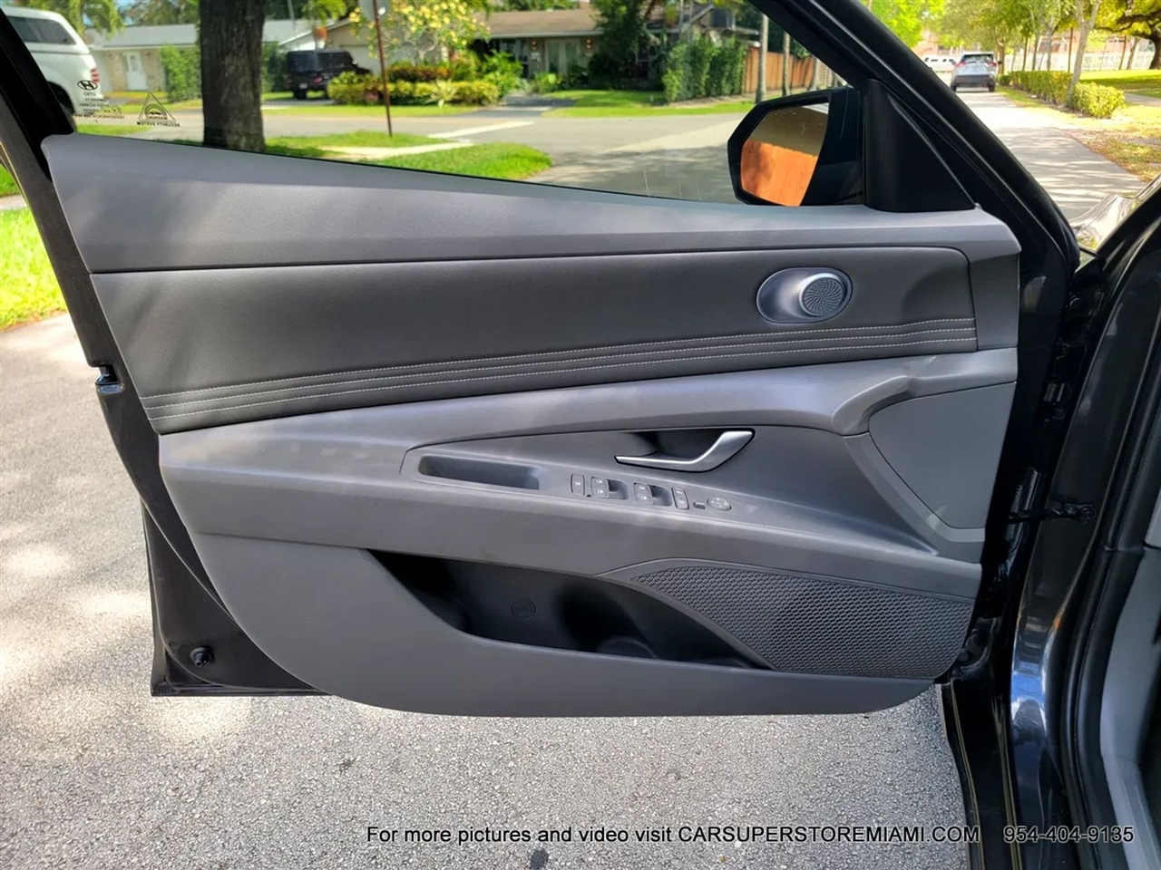 Hyundai Elantra  2023