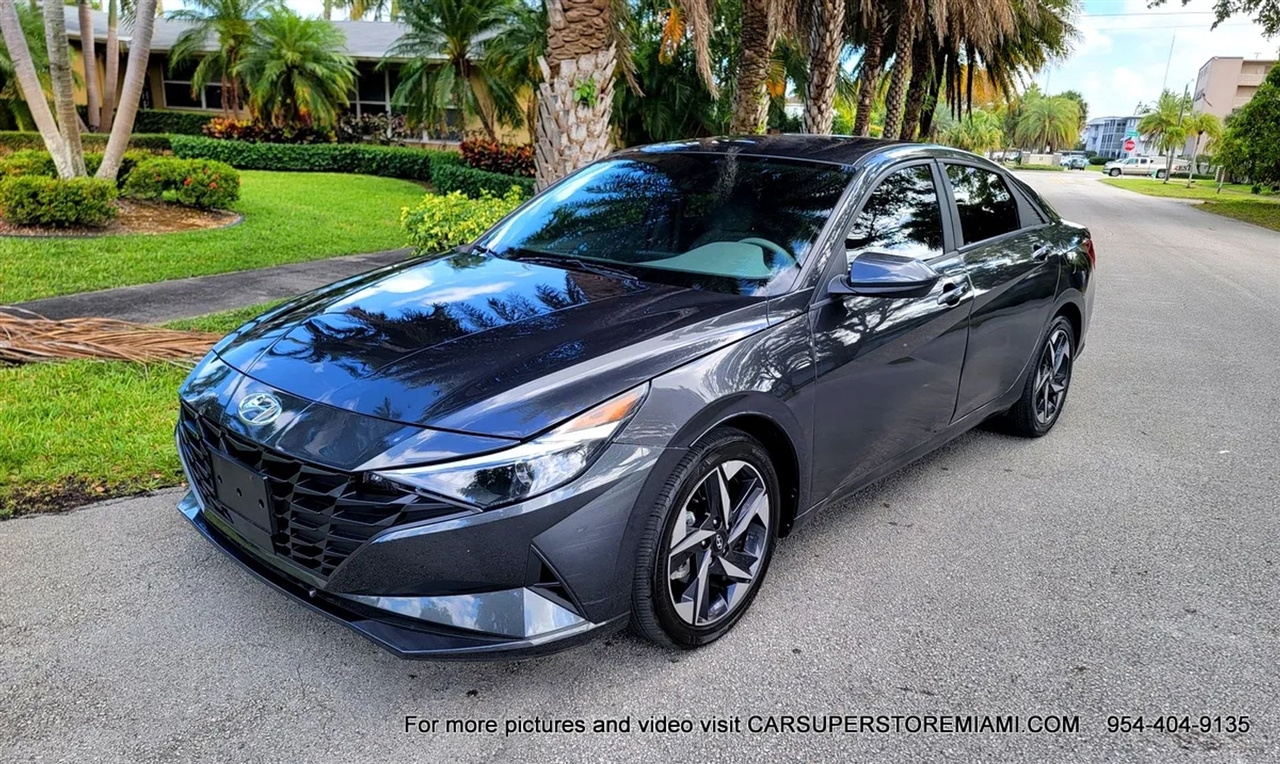 Hyundai Elantra  2023