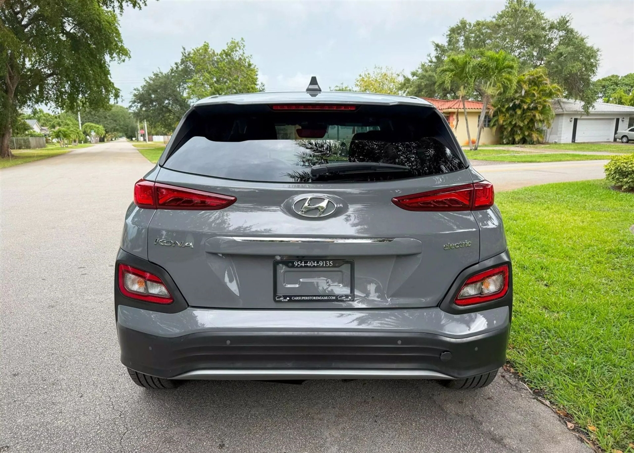 Hyundai Kona EV  2021