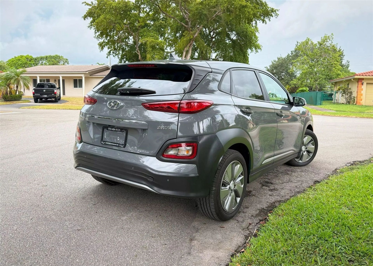 Hyundai Kona EV  2021