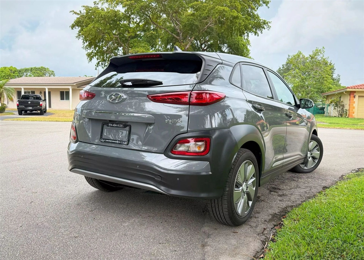 Hyundai Kona EV  2021