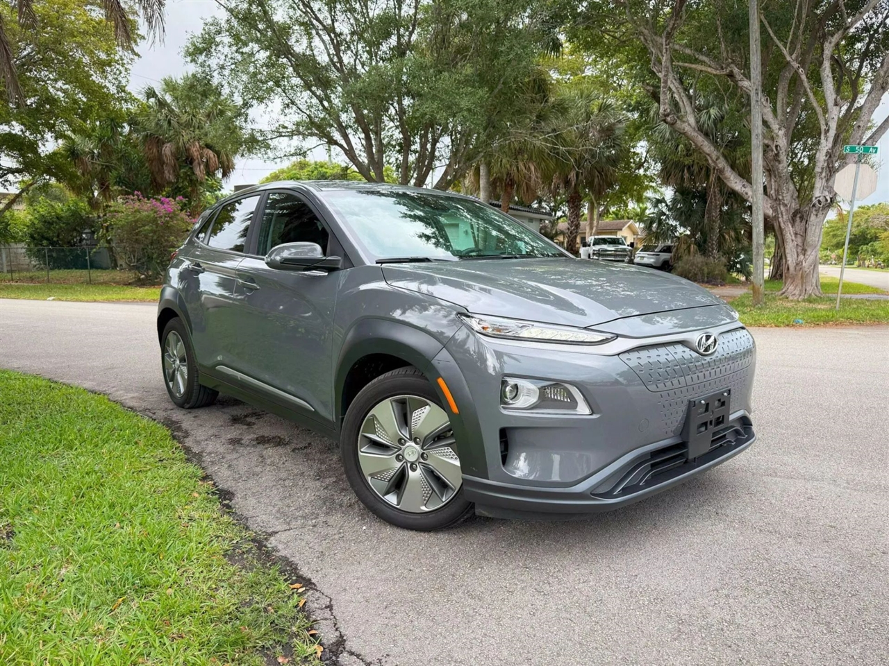 Hyundai Kona EV  2021