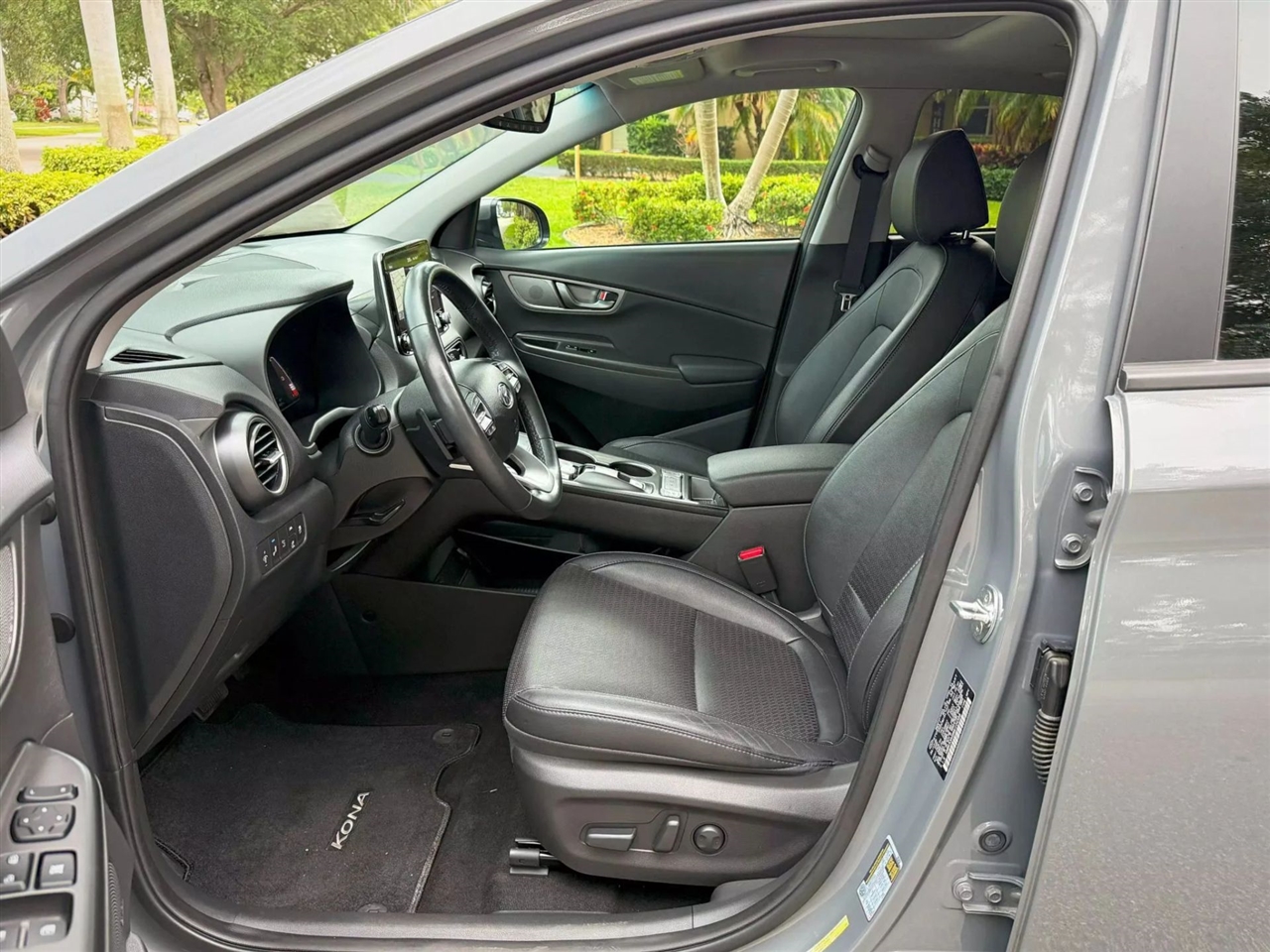 Hyundai Kona EV  2021