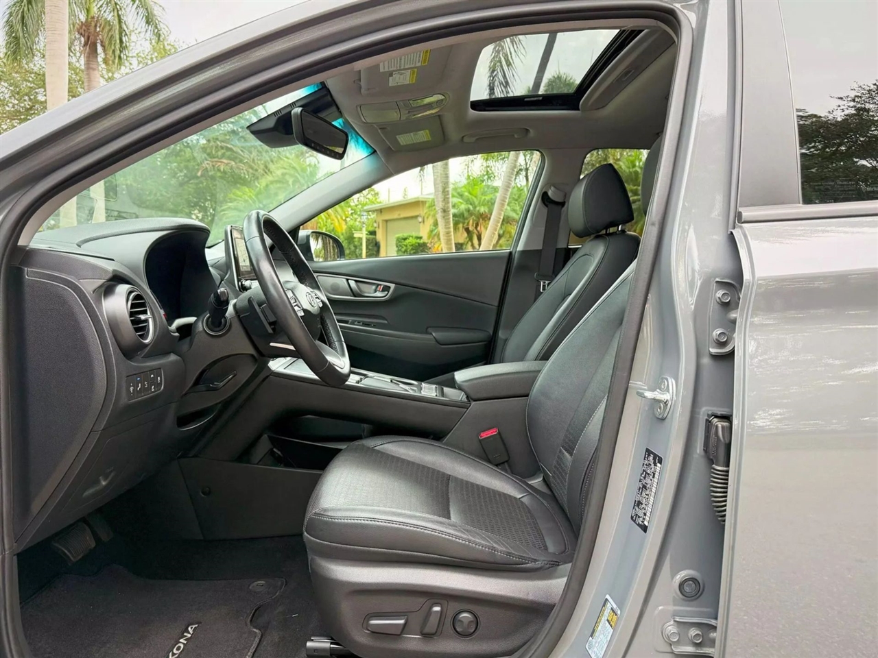 Hyundai Kona EV  2021