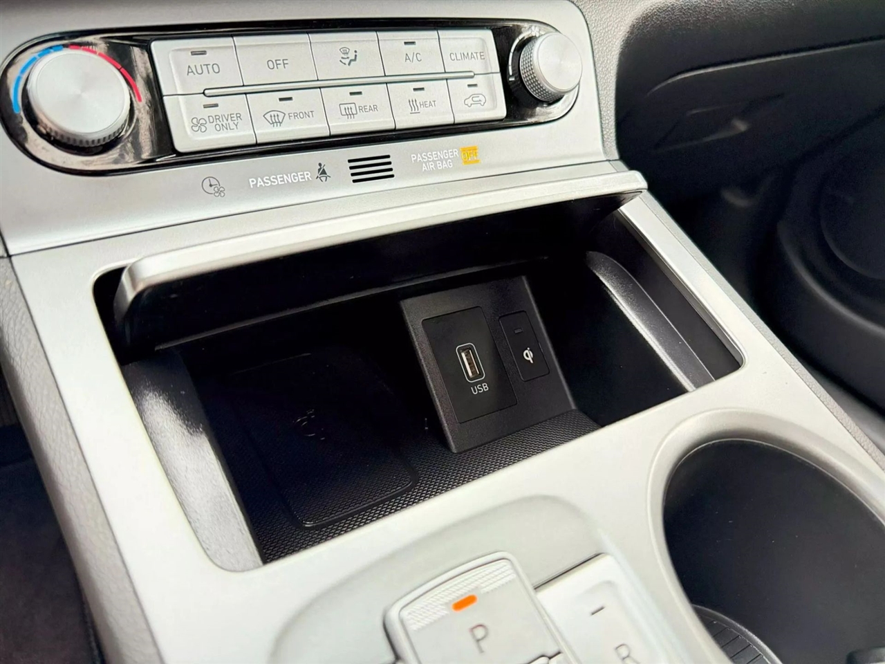 Hyundai Kona EV  2021