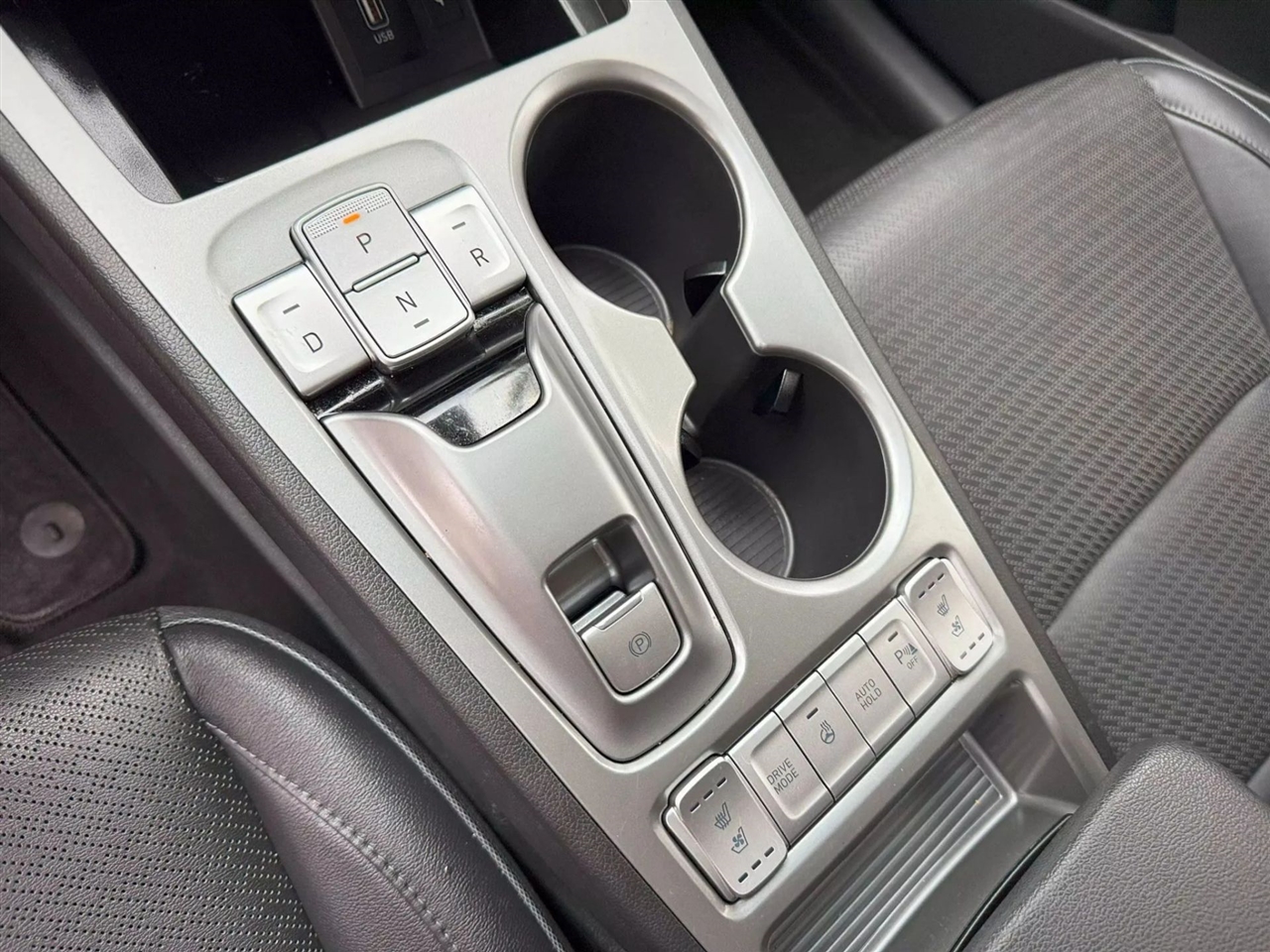 Hyundai Kona EV  2021