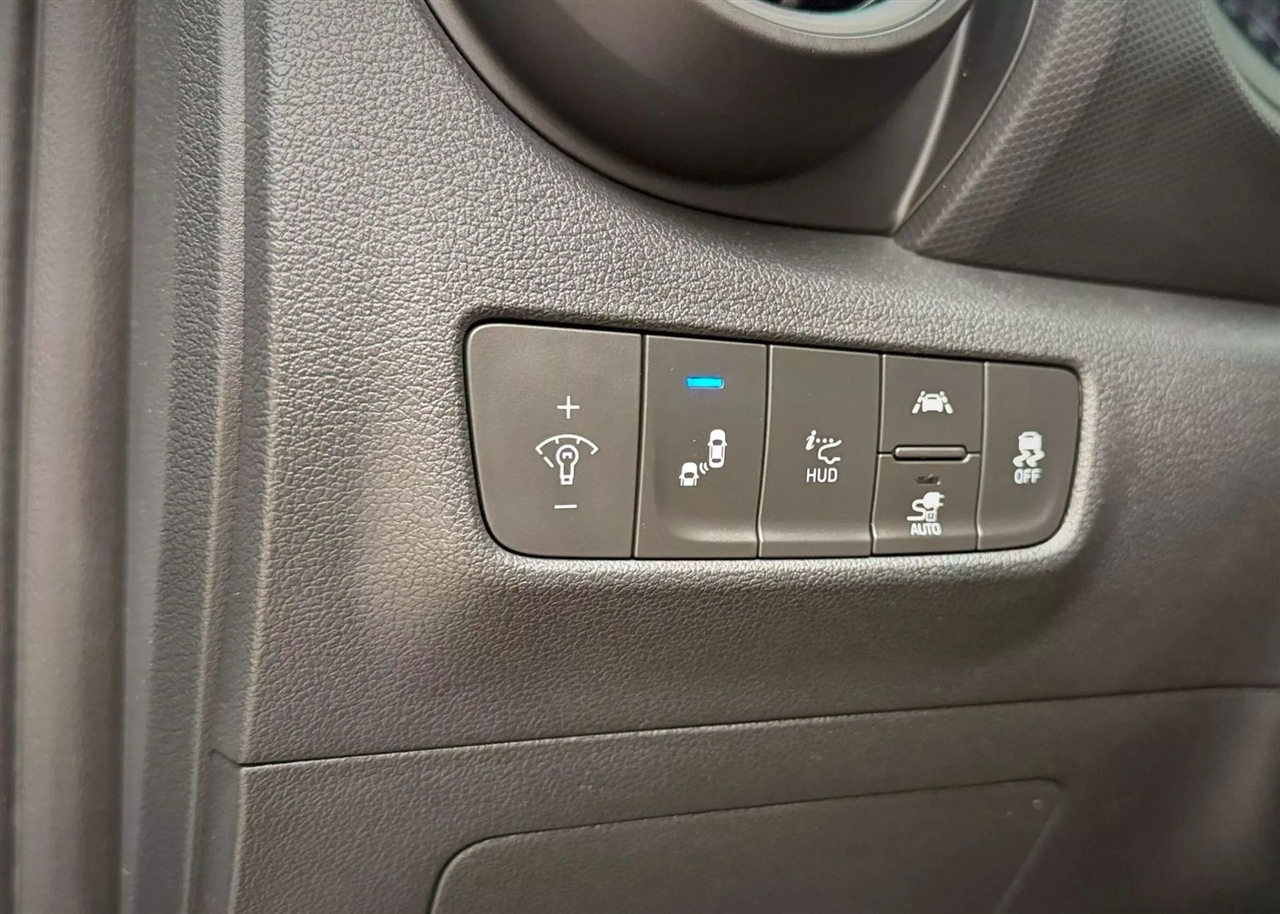 Hyundai Kona EV  2021