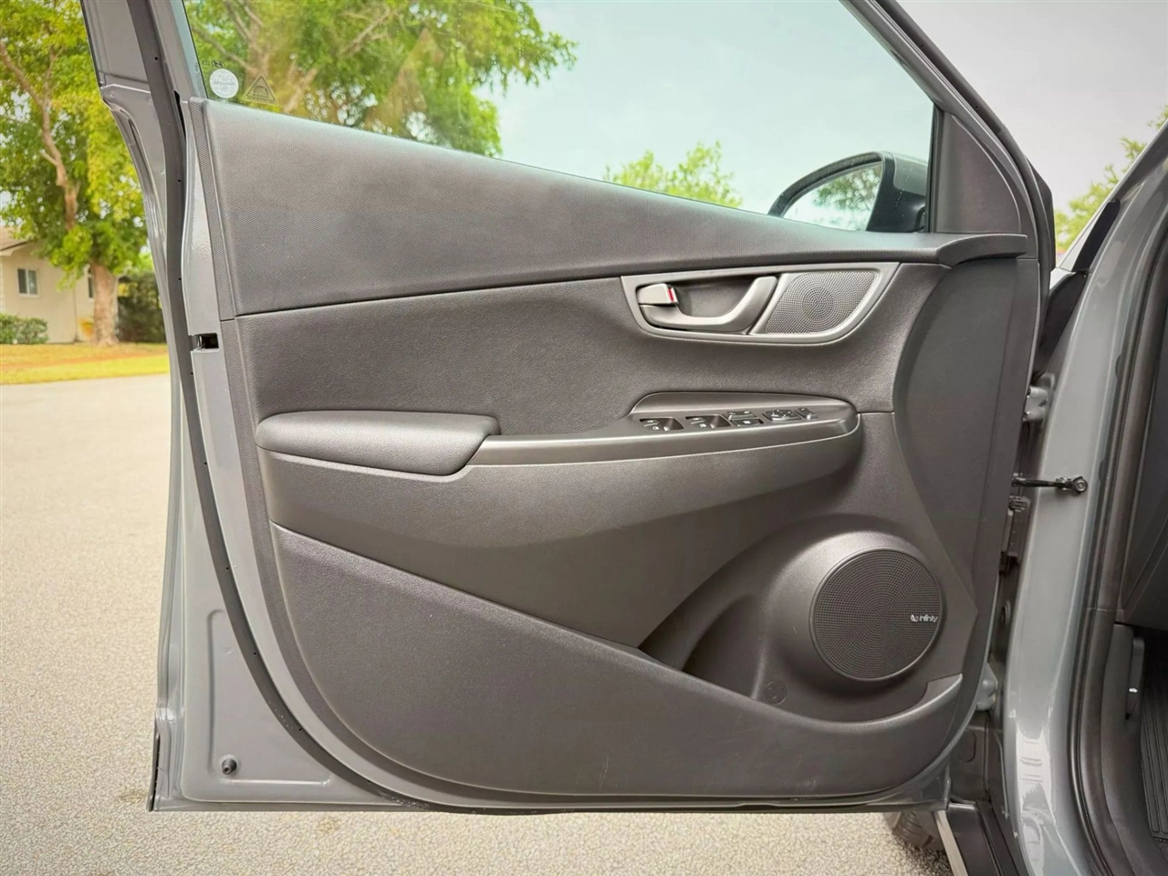 Hyundai Kona EV  2021