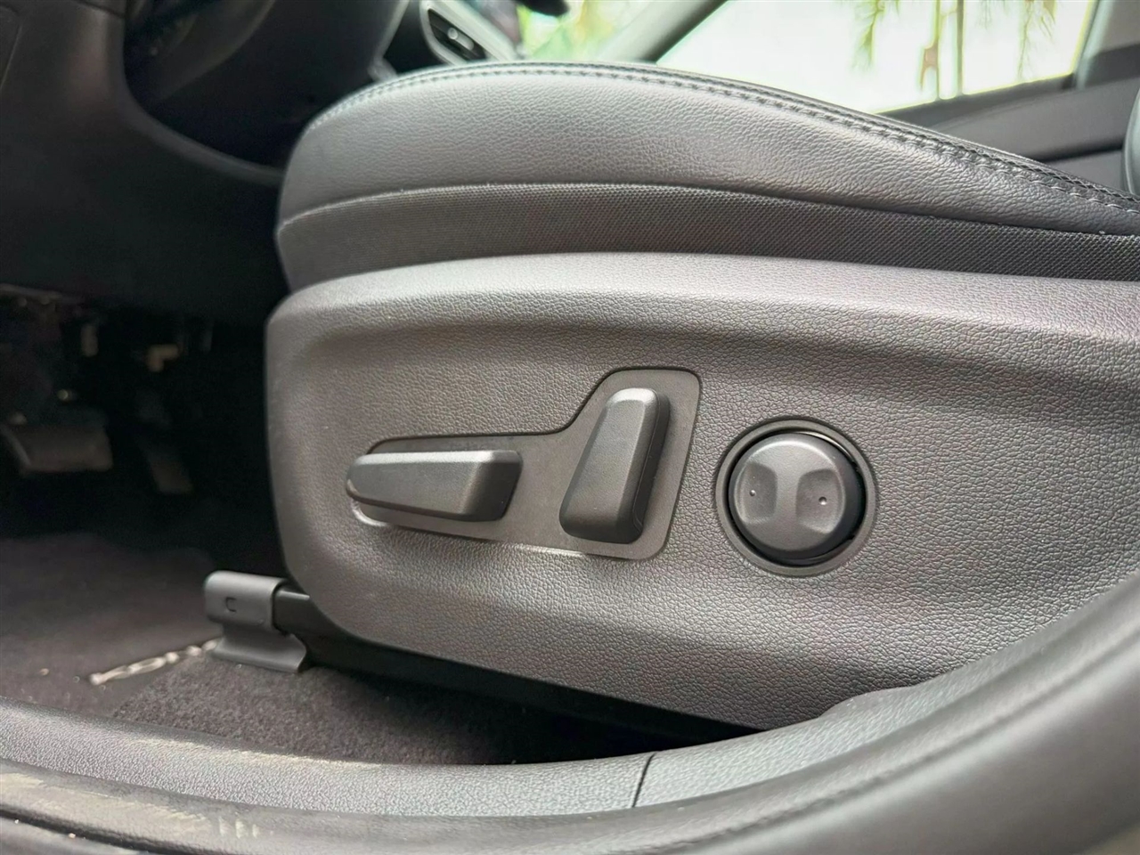 Hyundai Kona EV  2021