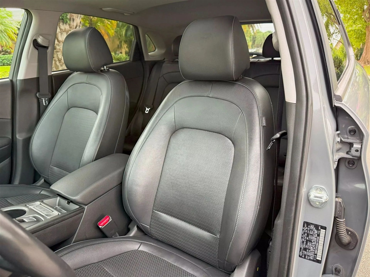 Hyundai Kona EV  2021