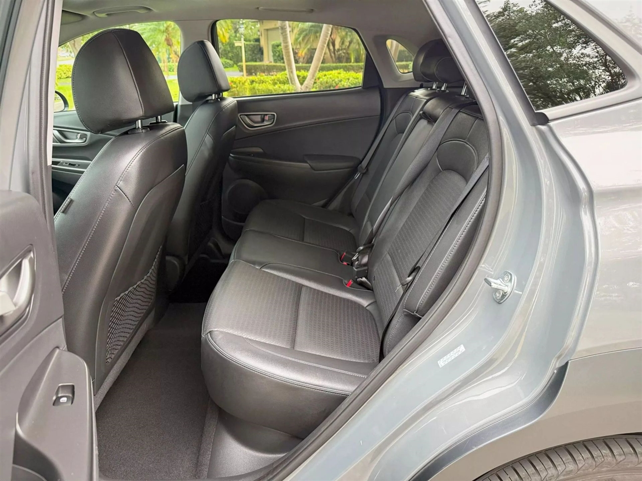 Hyundai Kona EV  2021