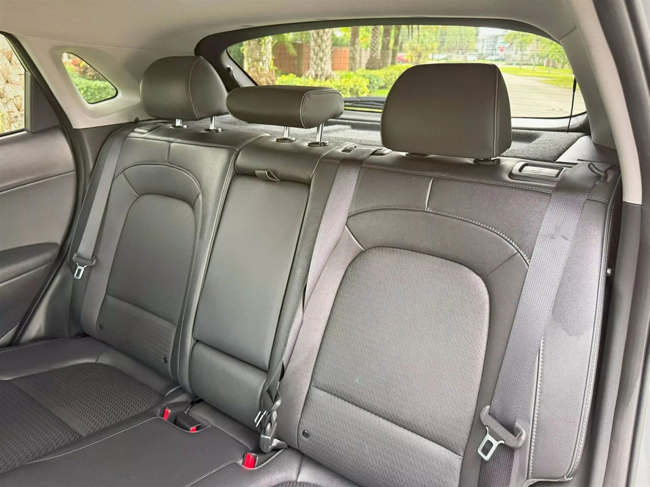 Hyundai Kona EV  2021