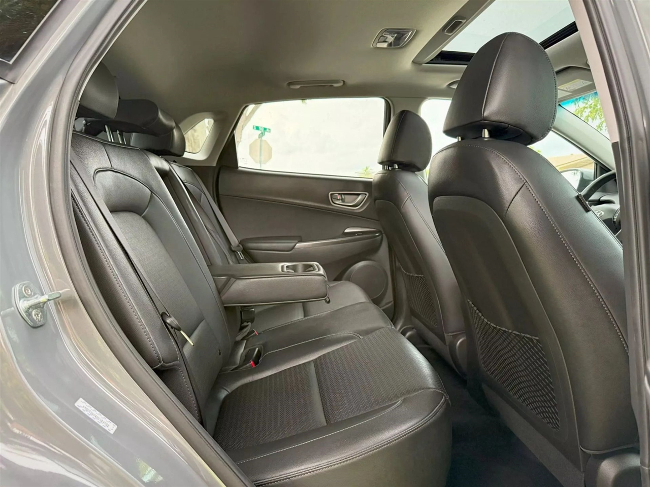 Hyundai Kona EV  2021